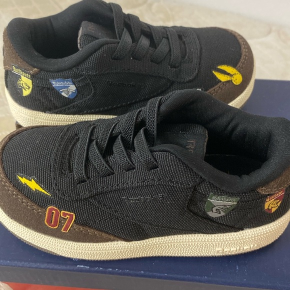 NIB Harry Potter Reebok toddler sneakers - Picture 1 of 8